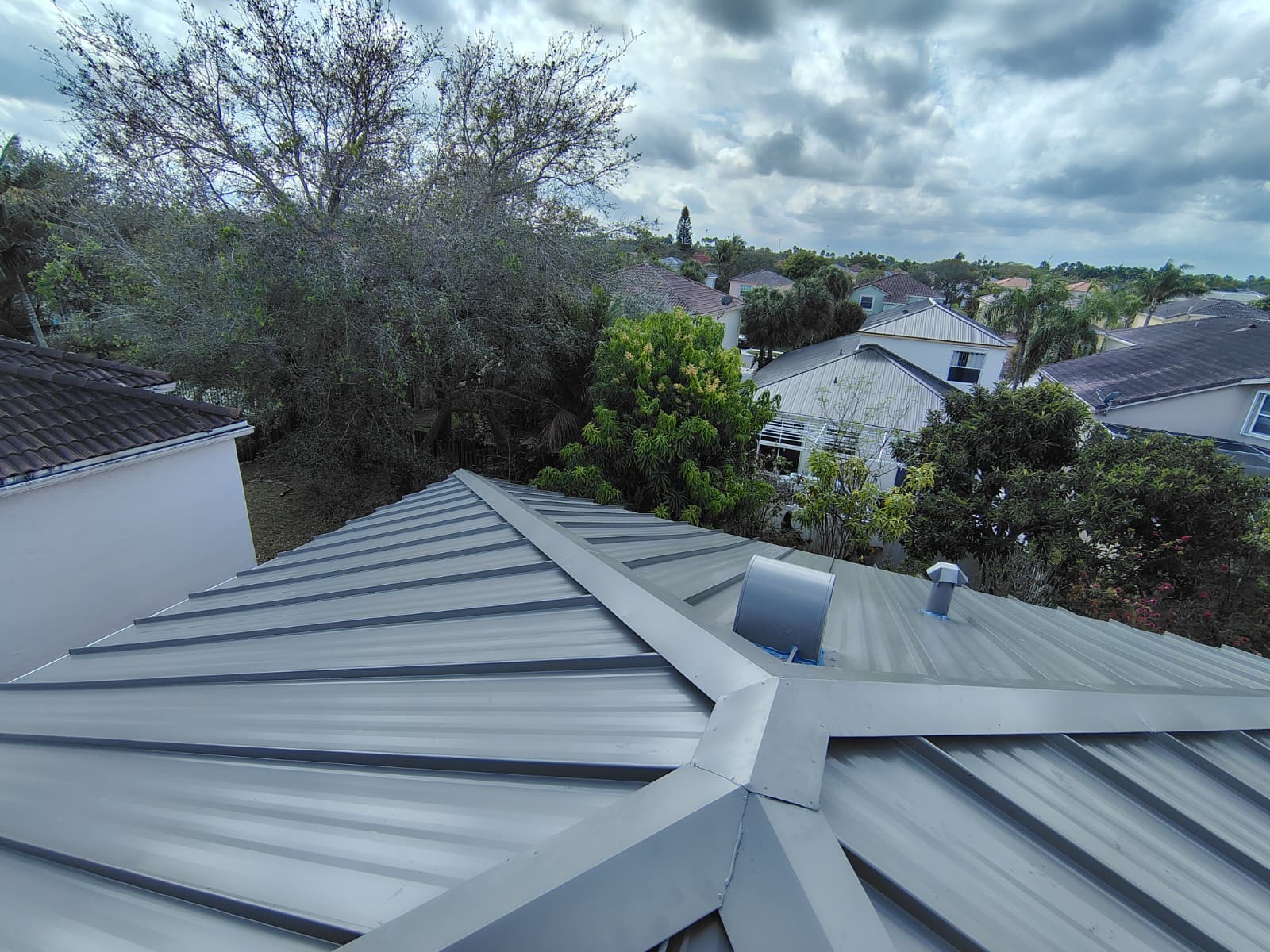Aluminum Metal Roof Install — photo 1